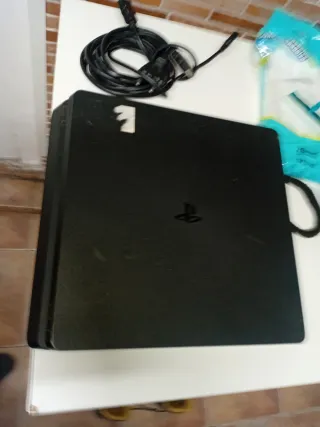 Ps4 (PlayStation 4) Negra - Solo Consola y Cable