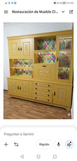 Mueble clásico para restaurar. Color castaño,