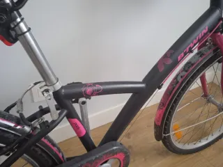 Bici niña 24 B'TWIN negra y rosa
