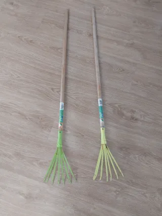 2 Rastrillos Jardín Infantiles