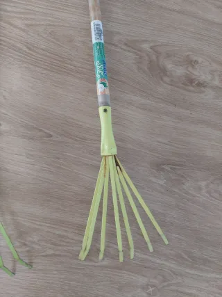 2 Rastrillos Jardín Infantiles