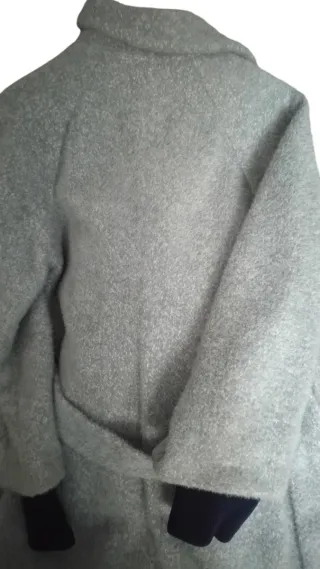 Abrigo Bimba y Lola azul claro.