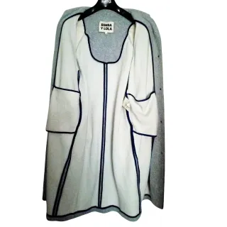 Abrigo Bimba y Lola azul claro.