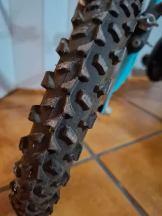 Bicicleta infantil Btwin con ruedines