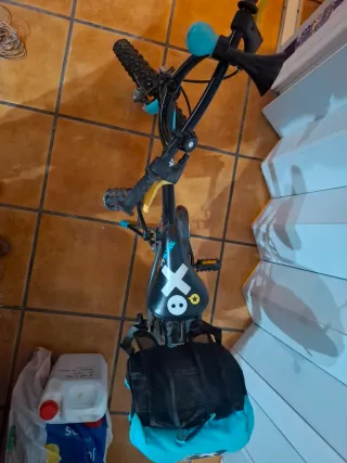 Bicicleta infantil Btwin con ruedines