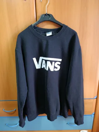 2 Felpe: Vans nera e rosa dipinta