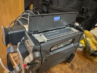 Videocámara Sony Hi8 - Muy Nueva