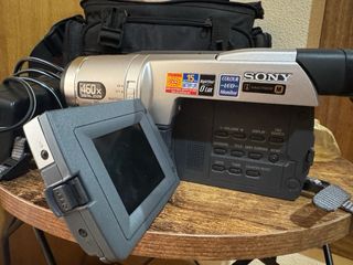 Videocámara Sony Hi8 - Muy Nueva