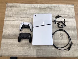 PS5 Slim lector con 2 mandos y cascos