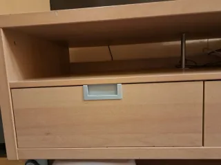 Mesa TV madera con ruedas