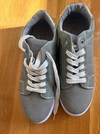 Zapatillas grises talla 41
