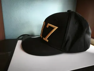 Gorra CR7 Negra y Dorada