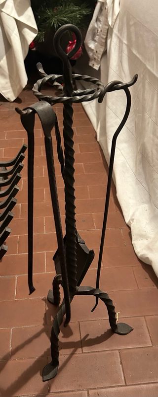 Set attrezzi camino in ferro battuto