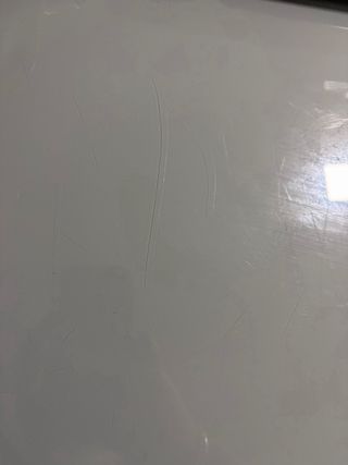 Mesa extensible de cristal y metal