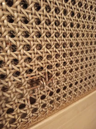 Cabeceros de madera y ratán