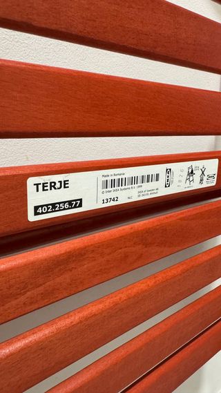 Silla plegable Ikea madera roja