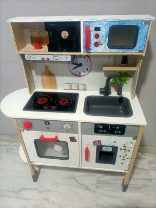 Cocina de madera de juguete