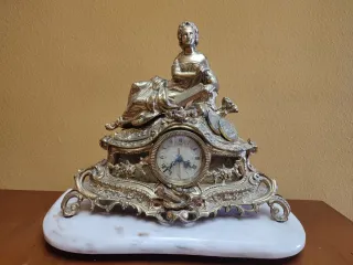 Reloj de mesa bronce figura mujer