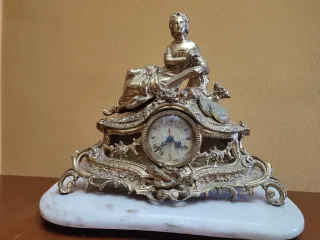 Reloj de mesa bronce figura mujer