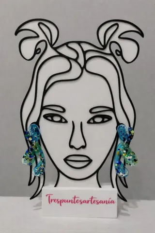 Pendientes de resina únicos