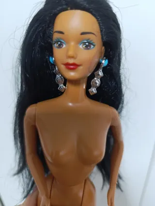 Barbie nativa americana