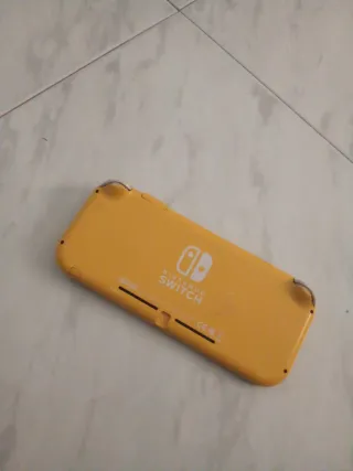 Nintendo Switch Lite Amarilla de regalo el FIFA 20