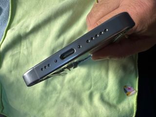 Struttura di ricambio per iPhone 16 Pro in titanio