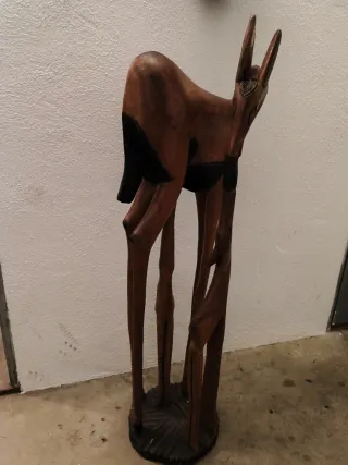 Figura ciervos, artesanía africana en madera