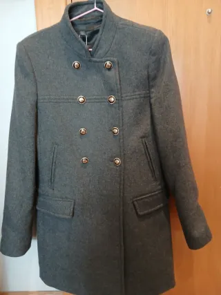 Abrigo Zara gris sin estrenar