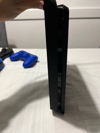 *PRECIO NEGOCIABLE* Play Station 4 Slim