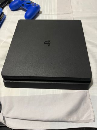 *PRECIO NEGOCIABLE* Play Station 4 Slim