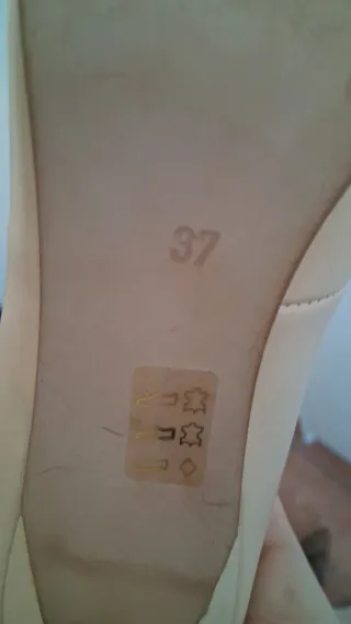 Zapatos tacón piel color nude talla 37