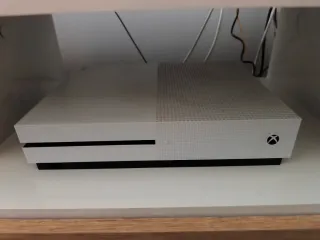 Xbox One S + 2 Comandos