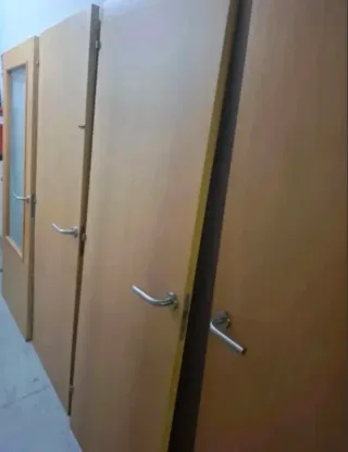 Lote 7 puertas madera interior 72,5 cm y 82,5 cm