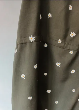 Vestido de verano verde con flores