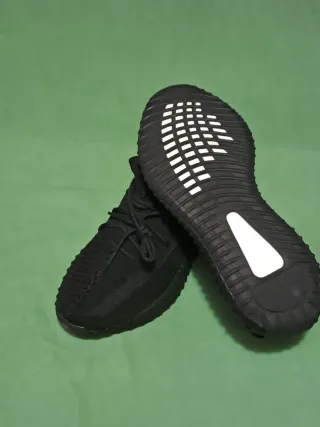 Adidas Yeezy Boost 350 V2 Negras