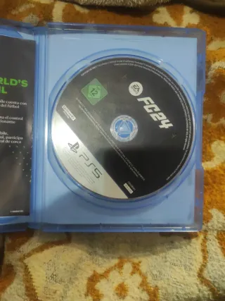 FIFA 23 PS4 e fc24 PS5 (ACCETTO CAMBIO)