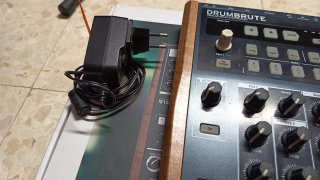 Arturia Drumbrute Caja Ritmos Sintetizador