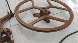 Pedal , rueda y faja antiguo maq, coser