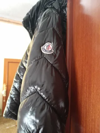 Chaqueta Moncler Negra con Capucha