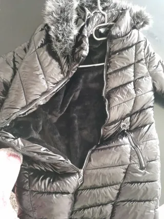 Chaqueta Moncler Negra con Capucha