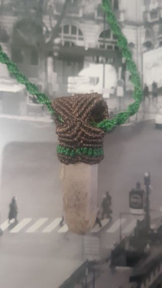 Colgante macramé punta clorita