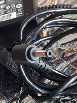 Adaptador HP 19V 1.58A