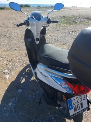 Yamaha Delight Scooter Blanca