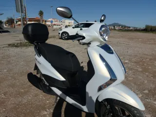 Yamaha Delight Scooter Blanca