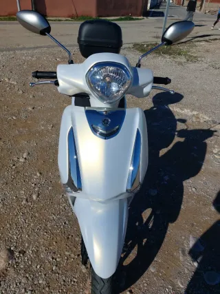 Yamaha Delight Scooter Blanca
