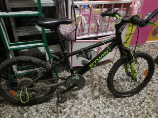 Bicicleta B'TWIN Negra y Verde