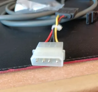 LOTE CABLES PC HDMI, SATA,  ADAPTADOR Y PASTA TÉRM