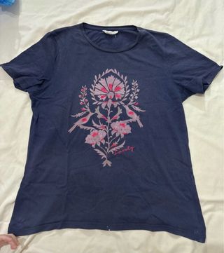 Camiseta Cortefiel  talla M, la verde es talla L.