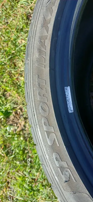 Neumático Dunlop  tecnología Run flat 285/31R21